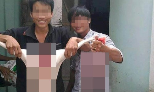 Thêm một hình ảnh gây phẫn nộ khác về việc khoe khoang chiến tích giết chóc động vật.