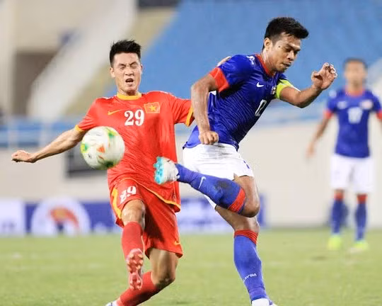 Với lối chơi thông minh và khả năng đọc tình huống tốt, Huy Hùng đáng là chỗ dựa vững chắc nơi hàng tiền vệ của ĐTVN.