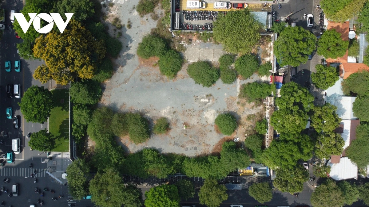 Trước đó, UBND Quận 1 đã gửi văn bản trình UBND TP.HCM phương án sử dụng khu đất số 2-4-6 đường Hai Bà Trưng và báo cáo nhu cầu sử dụng khu đất số 8-12 Lê Duẩn.