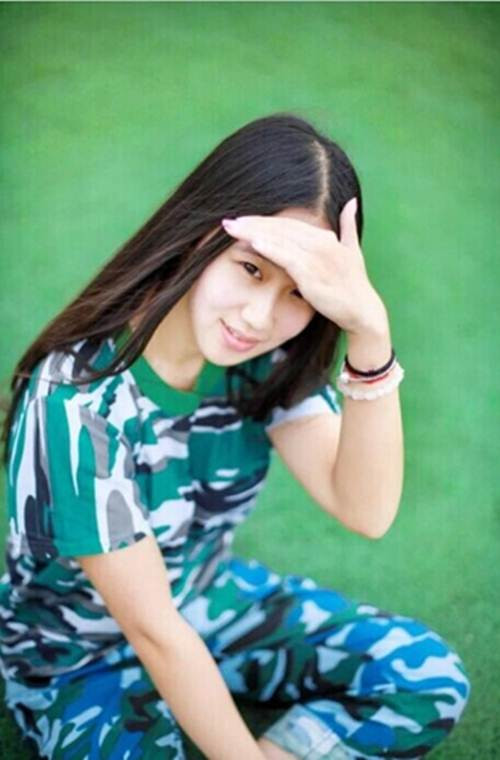 Sự bàn ra tán vào của cư dân mạng đã vô tình khiến cô nữ sinh trở nên nổi tiếng hơn.