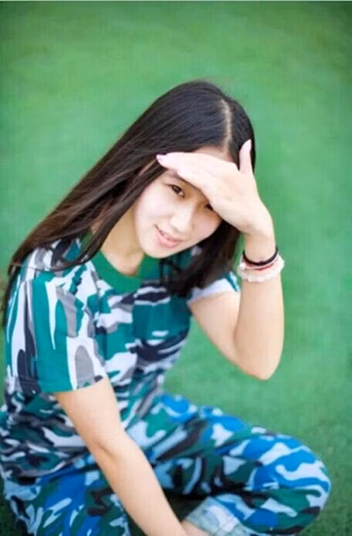 Sự bàn ra tán vào của cư dân mạng đã vô tình khiến cô nữ sinh trở nên nổi tiếng hơn.