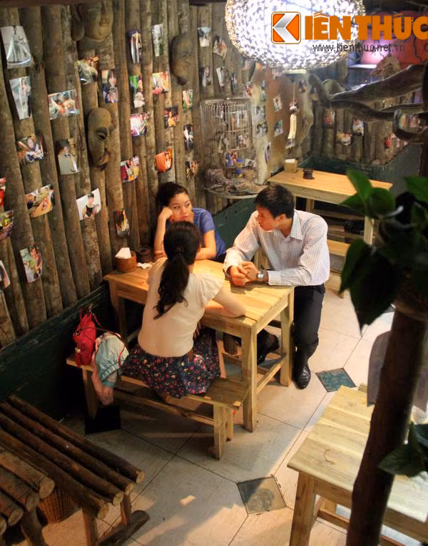 Pet Cafe là một điểm đến hấp dẫn, phù hợp với những người ưa thích sự hoang dại, muốn khám phá những điều mới lạ. Đồ uống ở đây có giá cả cũng khá hợp lý, dao động từ 30 đến 100 ngàn đồng.