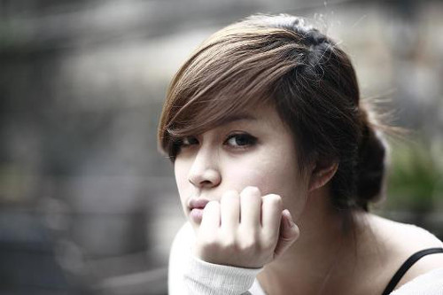  Hoàng Thùy Linh. Không ít fan hâm mộ của Hoàng Thùy Linh phải sốc khi thấy bảng điểm quá thấp của cô. Có lúc, số điểm cao nhất là 2 và thấp nhất là 0,5.