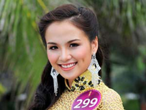 Bảng điểm các năm học 2008-2009 và 2009-2010 lan tràn trên các website lớn nhỏ khác nhau với điểm trung bình hai năm học là 1.52/5 (tương đương với 3.04 trên thang điểm 10) vì bỏ thi không ít môn.