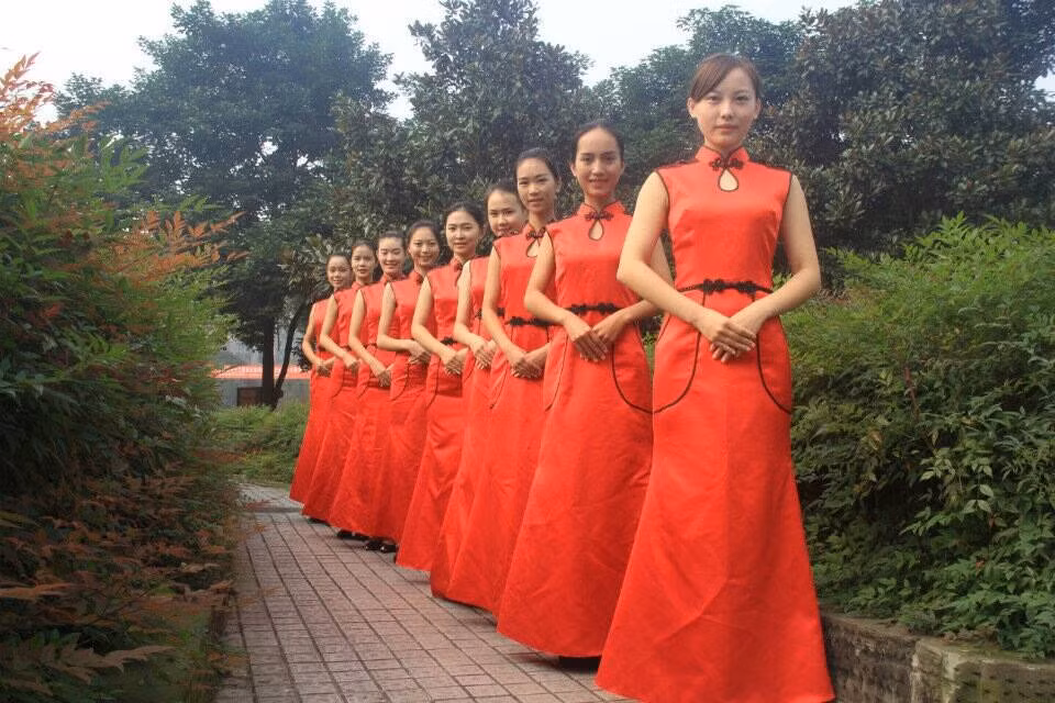 Ngay sau khi được đăng tải, loạt ảnh đã nhận được phản hồi rất tích cực đồng thời được lan truyền trên mạng một cách nhanh chóng, tạo nên một tiếng vang lớn.