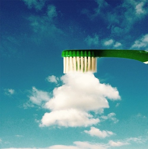 Tuy không phải là lần đầu những bức ảnh tương tác với đám mây được chụp nhưng loạt ảnh của Markus Einspannie vẫn mang nhiều phong cách cá nhân.