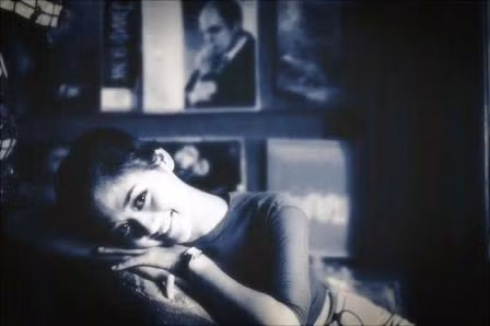 Hình ảnh của một Trương Thu Hà vừa mềm mại, xinh đẹp trên sân khấu cũng như duyên dáng, cá tính đời thường. Ảnh: FBNV.