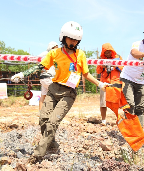 Tại giải năm nay Trương Thu Hà tham gia với vai trò là lái phụ. Ảnh: Trần Tuấn.