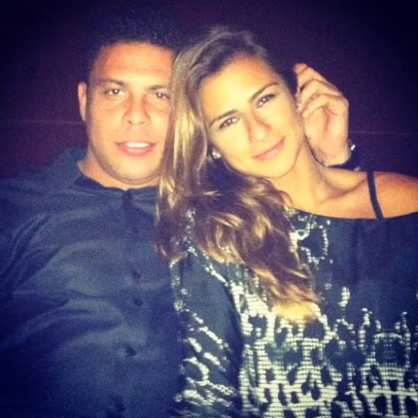 Ronaldo không thể làm Paula vui vì chuyện chăn gối. Ảnh: Purepeople.com.br.