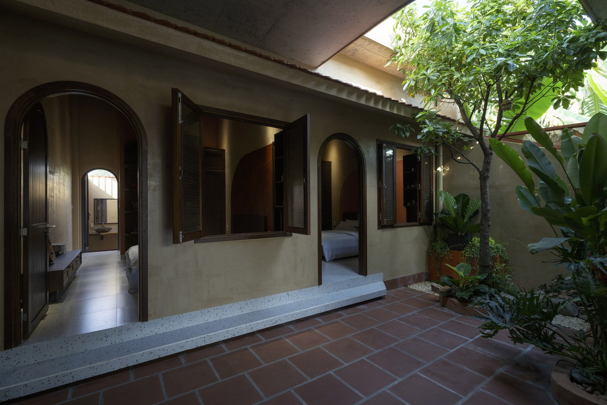 Nha cap 4 co thiet ke khac biet, an tuong voi san vuon-Hinh-7