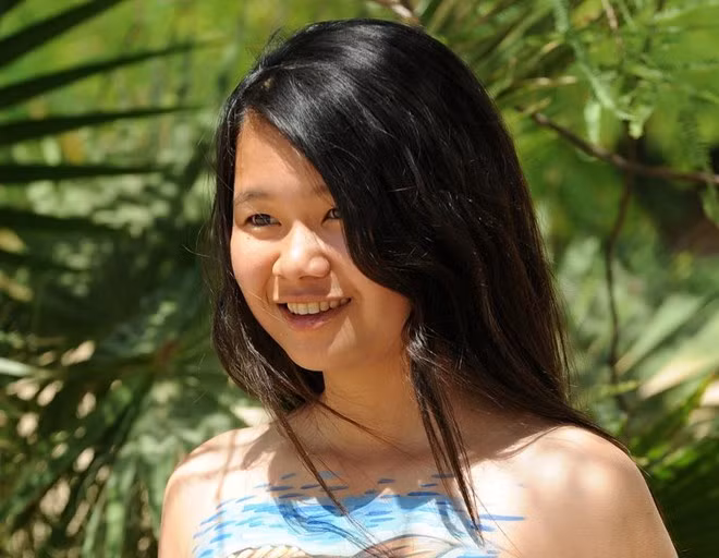 Nguyễn Thị Khánh Huyền (Huyền Chip) có lẽ là cái tên không còn xa lạ gì đối với dư luận, đặc biệt là giới trẻ, bởi “hành trình đi 25 nước chỉ với 700 USD” cùng với 2 tập của cuốn sách “Xách balo lên và đi”...