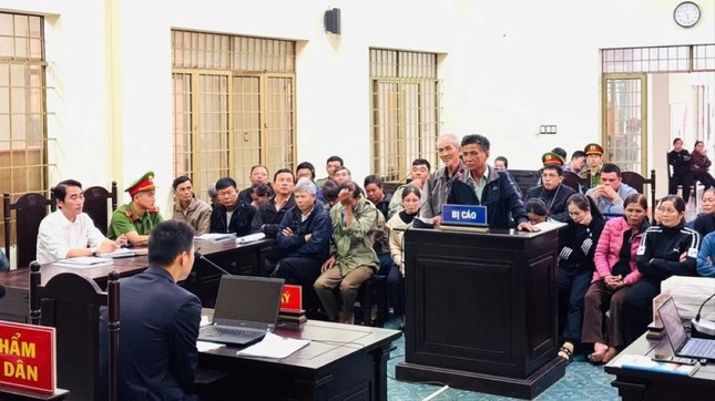 Lam giay to gia de con tron nghia vu, phu huynh vuong lao ly