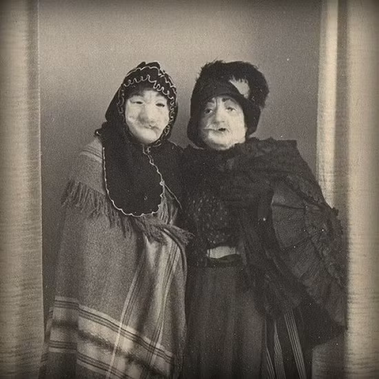 Lễ hội hóa trang chăng?