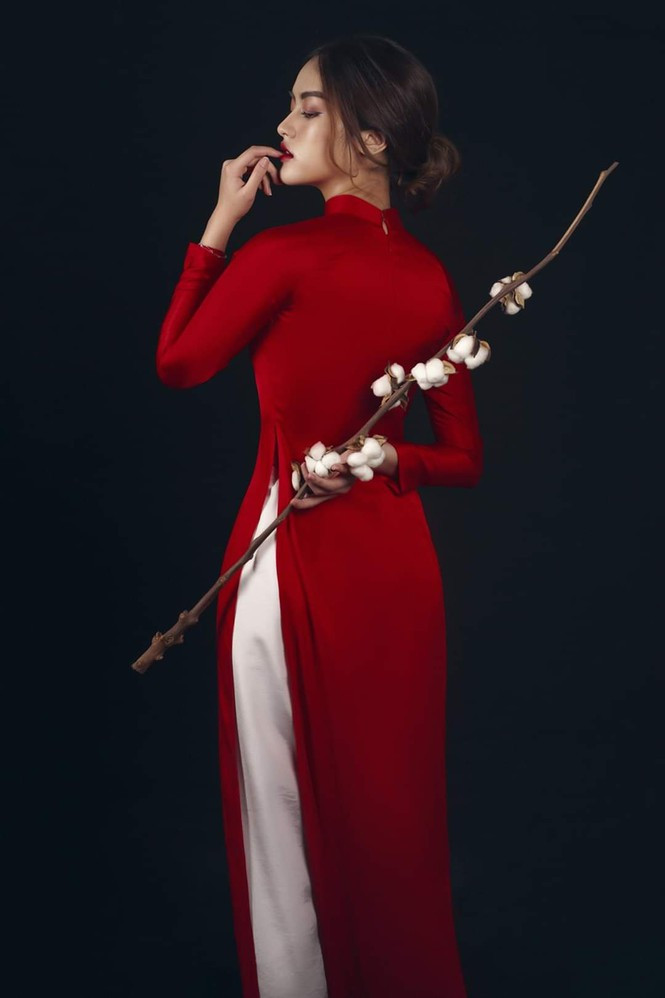 Hoa hậu Lương Thùy Linh là một người em thân thiết trong CLB của Hà My, Lương Thuỳ Linh đăng quang Miss World Việt Nam 2019 chính là một trong những nhân tố thúc đẩy Hà My quyết định tham gia cuộc thi Hoa Hậu Việt Nam 2020.