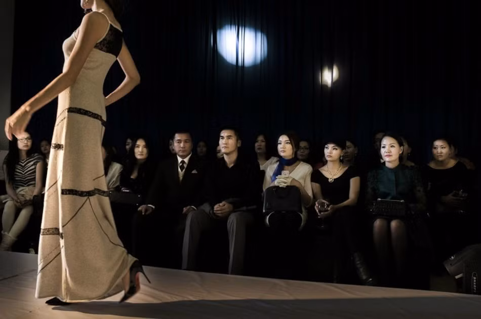 Tại Mông Cổ, các show trình diễn thời trang của các thương hiệu nổi tiếng rất thu hút những người trẻ tuổi và giàu có.