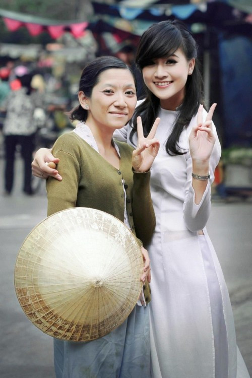 Vẻ ngoài xinh xắn cộng với những tài lẻ khiến Thanh Mai trở thành cái tên khá nổi tại Học viện Hàng không.