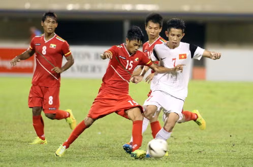 Trong trận chung kết, các cầu thủ U19 Việt Nam tấn công đẹp mắt nhưng đã mắc sai lầm ở hàng thủ, chịu thất bại 3-4 trước U19 Myanmar và mất chức vô địch.