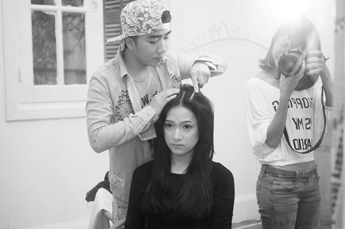 Trang Phạm trong một lần làm việc với Hương Giang Idol.