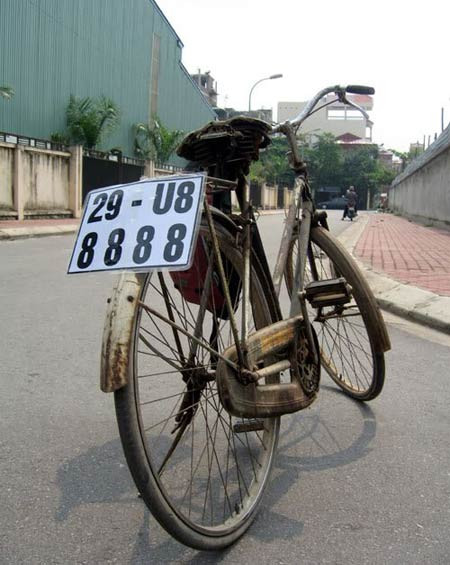 Siêu xe biển tứ quý cực độc.