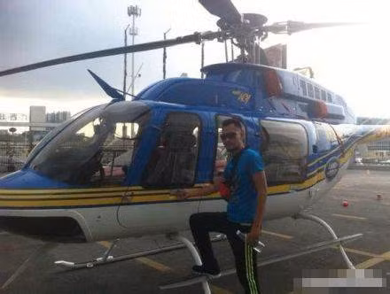 Câu chuyện bằng hình ảnh của một đại gia Trung Quốc đã gây xôn xao dư luận bởi tính chân thực của nó. Thói ham mê cờ bạc đã gây biết bao bất hạnh cho những người trót dính phải. Câu chuyện của chàng đại gia này đã phần nào thức tỉnh những người vẫn còn đang mê đắm với thói đỏ đen.