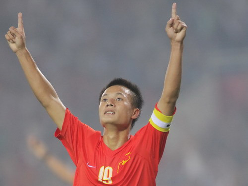 Tiền vệ cánh trái Phạm Thành Lương (Việt Nam): Mặc dù không có lợi thế về thể hình nhưng bù lại Thành Lương lại có tốc độ và kèm theo đó là những pha đi bóng lắt léo. Cứ mỗi lần được tung vào sân là Thành Lương đều làm khổ hàng phòng ngự của đối thủ bằng những kỹ năng của mình.