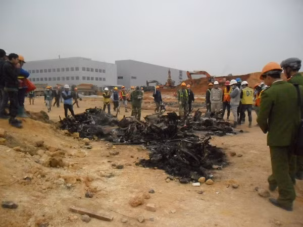 Ngoài việc nhiều xe máy, cotainer bị đốt thì nhiều người đã bị thương.