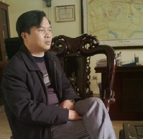 Chủ tịch UBND Phường Bình Hàn Nghiêm Viết Thành trao đổi với PV Kiến Thức.