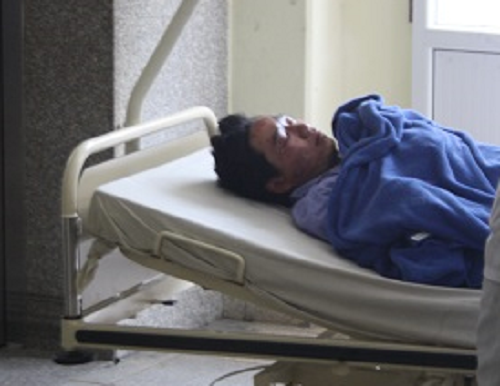 Công nhân Nguyễn Văn Quyền vẫn đang trong tình trạng nguy kịch.