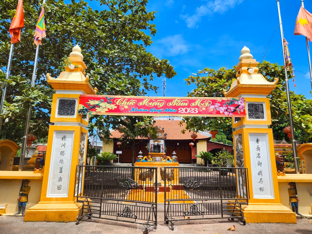 Ky bi ngoi den co hang chuc mo 'ca Ong'