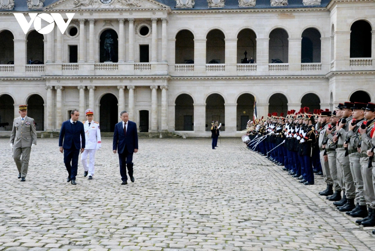 Lễ đón chính thức Tổng Bí thư, Chủ tịch nước Tô Lâm thăm Cộng hòa Pháp - Hình 2 Le don chinh thuc Tong Bi thu, Chu tich nuoc To Lam tham Cong hoa Phap-Hinh-2
