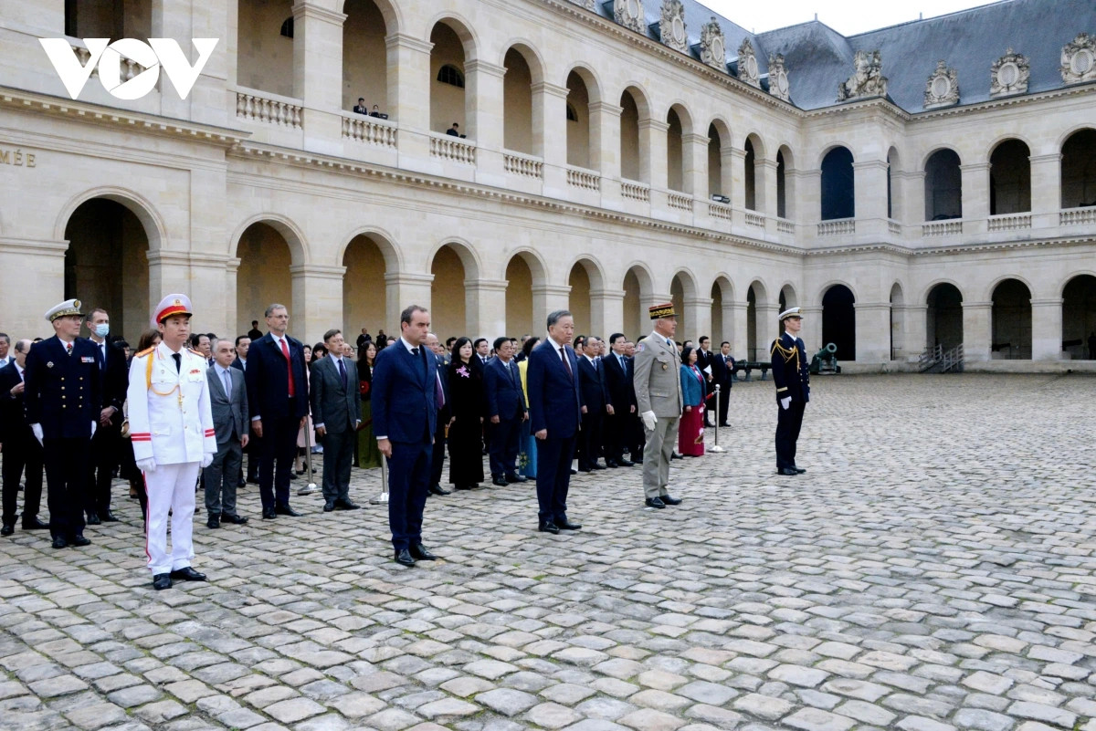 Lễ đón chính thức Tổng Bí thư, Chủ tịch nước Tô Lâm thăm Cộng hòa Pháp - Hình 3 Le don chinh thuc Tong Bi thu, Chu tich nuoc To Lam tham Cong hoa Phap-Hinh-3