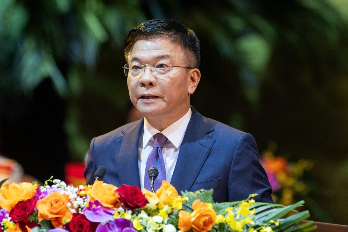 Ông Đỗ Văn Chiến tiếp tục giữ chức Chủ tịch MTTQ Việt Nam khóa X - Hình 3 Ong Do Van Chien tiep tuc giu chuc Chu tich MTTQ Viet Nam khoa X-Hinh-3