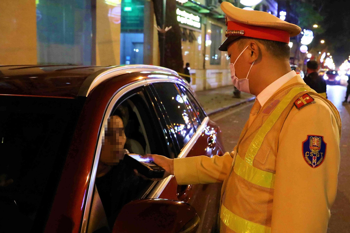 Ngay mung 1 Tet, xu ly hon 2.800 truong hop vi pham nong do con