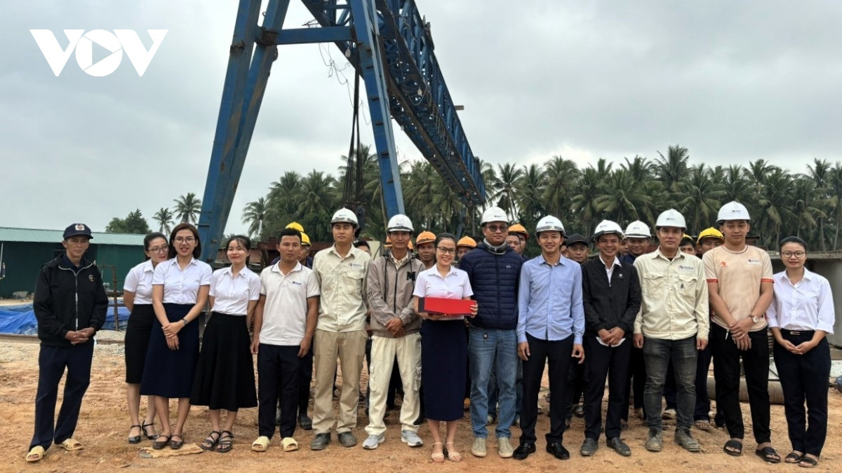 Nhon nhip tren cong truong cac du an trong diem giao thong sau Tet-Hinh-6