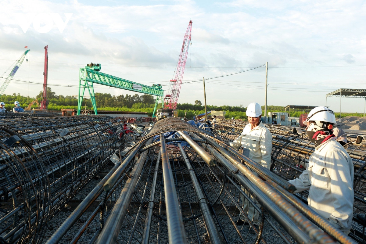 Nhon nhip tren cong truong cac du an trong diem giao thong sau Tet-Hinh-4