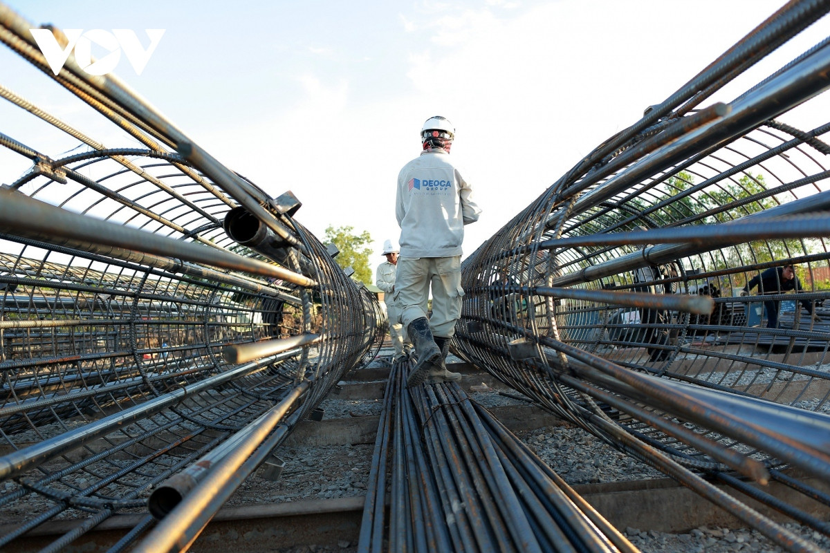 Nhon nhip tren cong truong cac du an trong diem giao thong sau Tet-Hinh-5