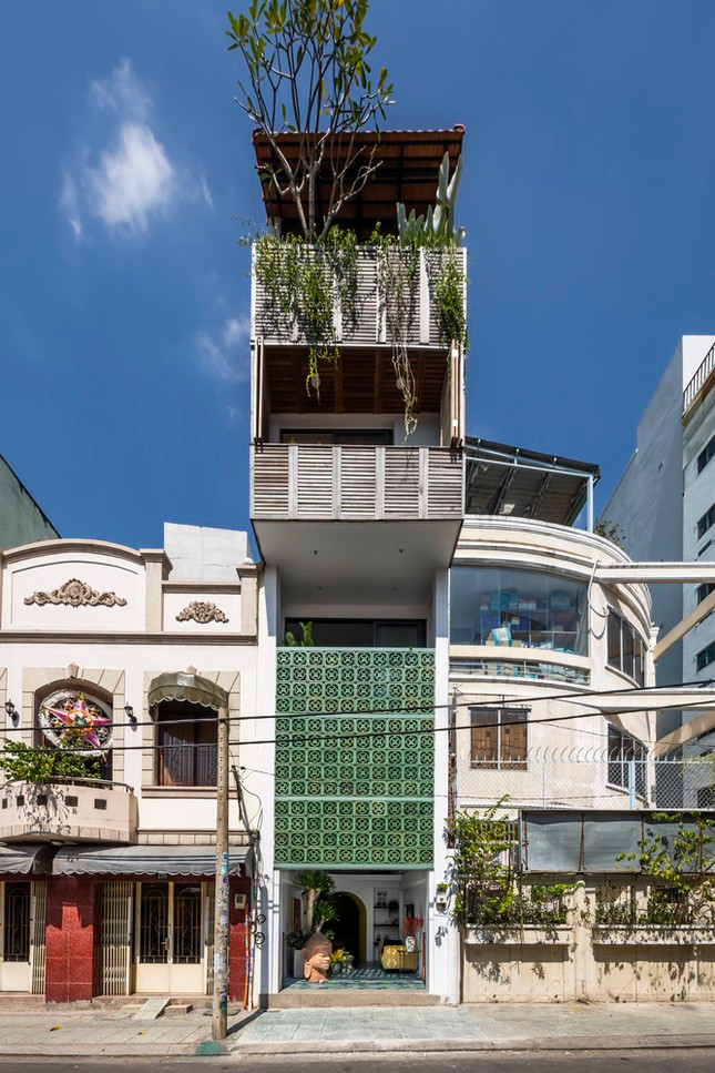 Nha pho sieu hep nhung day du tien nghi