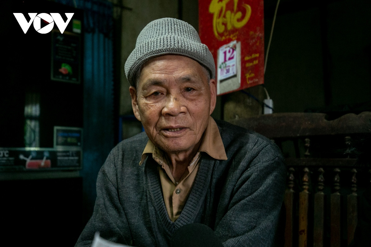 Mùng 1 Tết nghe hát Quốc ca dưới dãy núi Lam Sơn Mung 1 Tet nghe hat Quoc ca duoi day nui Lam Son