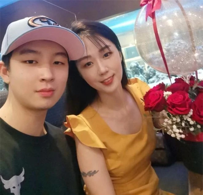 Phan ung nha trai khi me don than U50 yeu trai tre kem 22 tuoi-Hinh-4