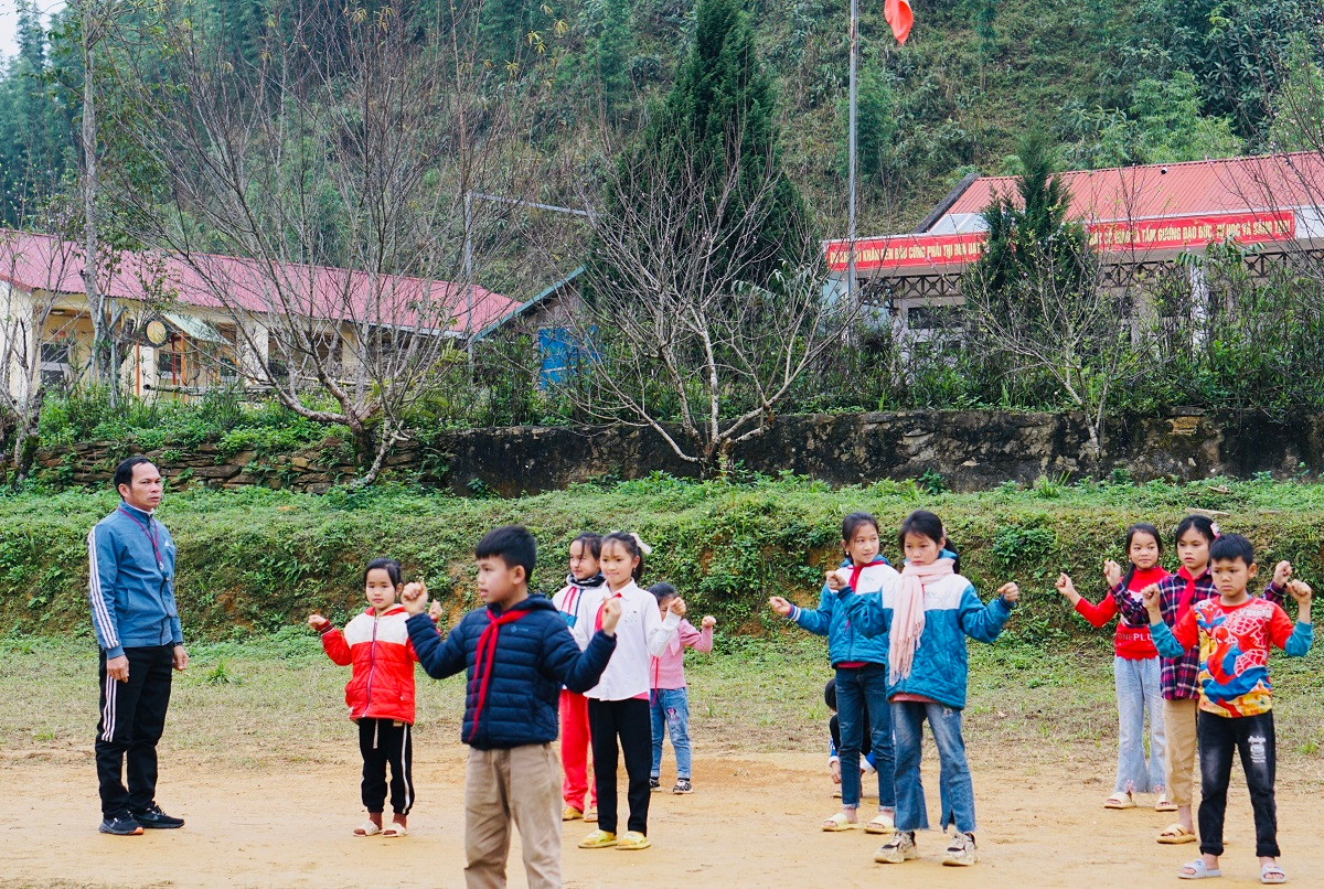 Ngắm vườn đào rừng khủng ở bản làng Thanh Hóa - Hình 12 Ngam vuon dao rung khung o ban lang Thanh Hoa-Hinh-12