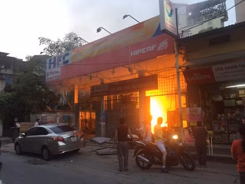 Can canh nhung “qua bom” no cham giua trung tam Ha Noi: Quan Dong Da len tieng