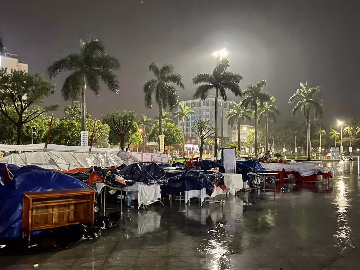 Ngoài huyện Hướng Hóa, tại một số địa phương khác của tỉnh Quảng Trị cũng có mưa, gió giật mạnh.