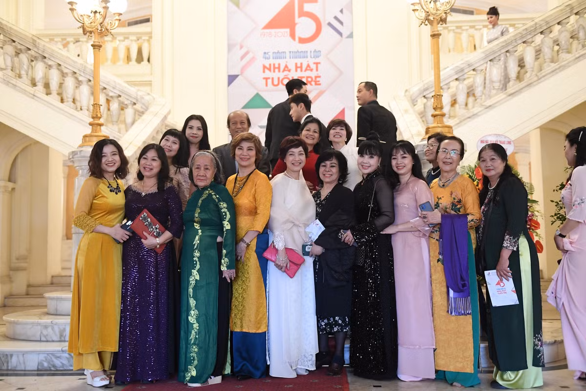 Cuoc song cua NSND Lan Huong sau khi nghi huu