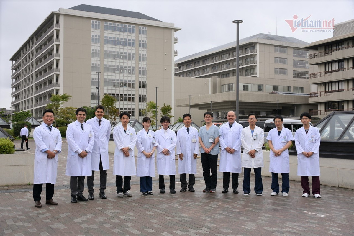 Bac si tre gianh hoc bong Harvard: ‘Hinh anh benh nhan ngheo luon trong tam tri’-Hinh-3