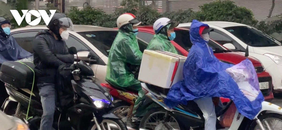 Nguoi dan doi mua ret tro ve Thu do sau Tet Nguyen dan-Hinh-3