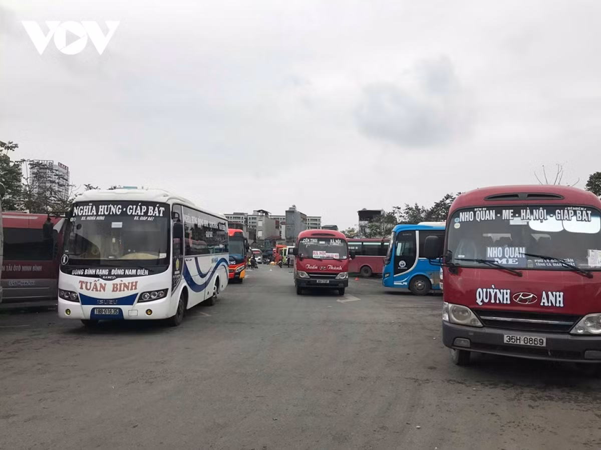 Nguoi dan doi mua ret tro ve Thu do sau Tet Nguyen dan-Hinh-19