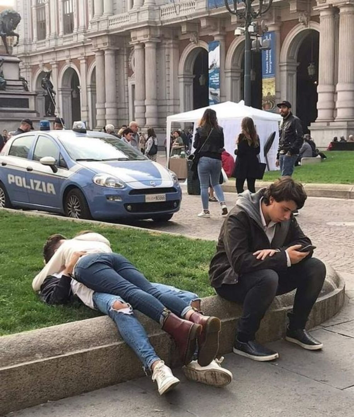 'No mat' voi kieu the hien tinh cam ky quac cua hoi yeu nhau-Hinh-7