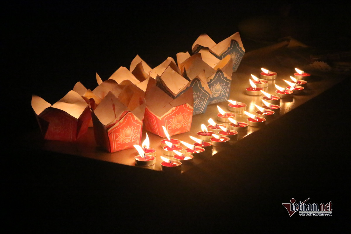 Vụ chìm ca nô hiện còn 4 nạn nhân chưa được tìm thấy. Trong số này có 3 trẻ em và 1 phụ nữ