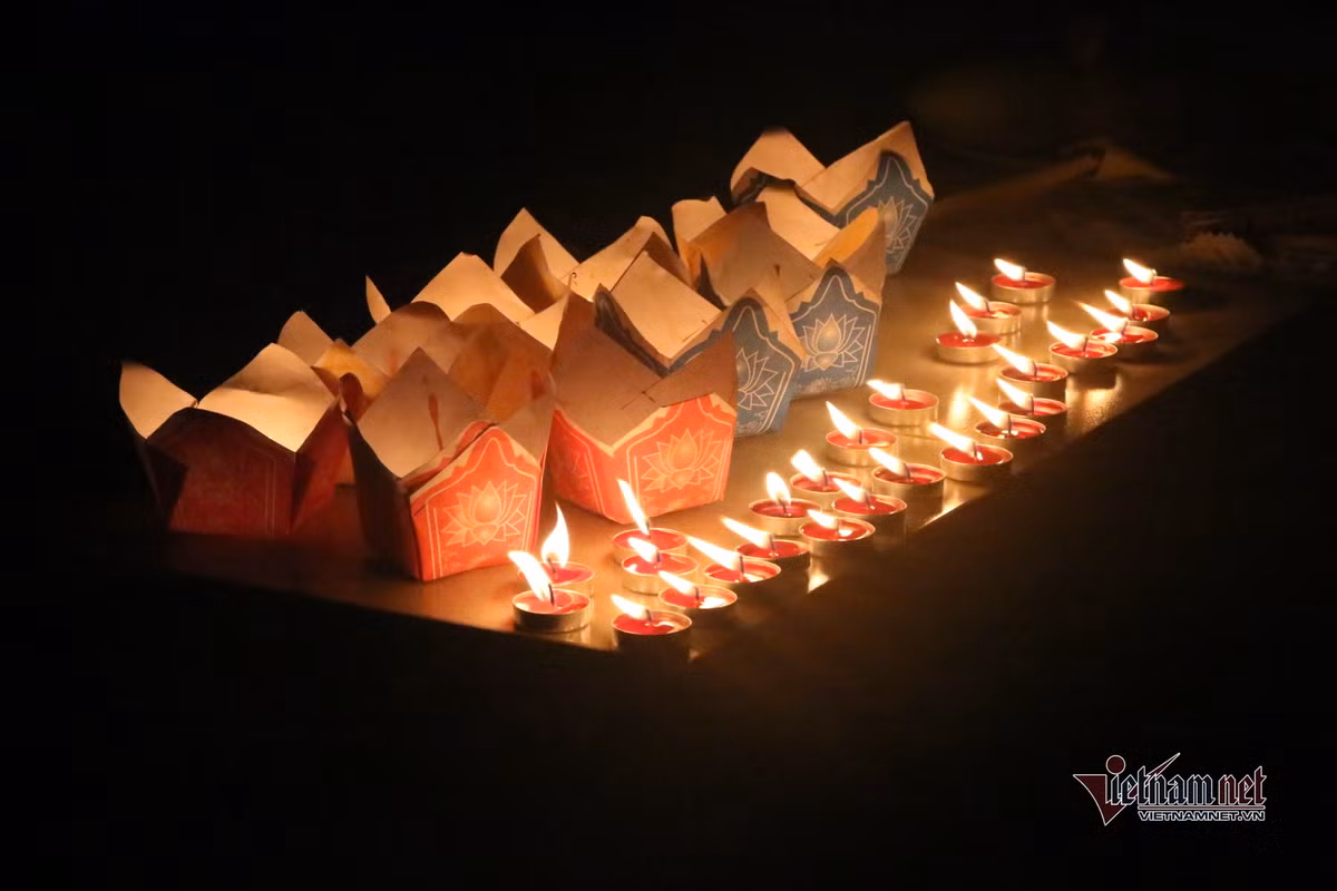 Vụ chìm ca nô hiện còn 4 nạn nhân chưa được tìm thấy. Trong số này có 3 trẻ em và 1 phụ nữ