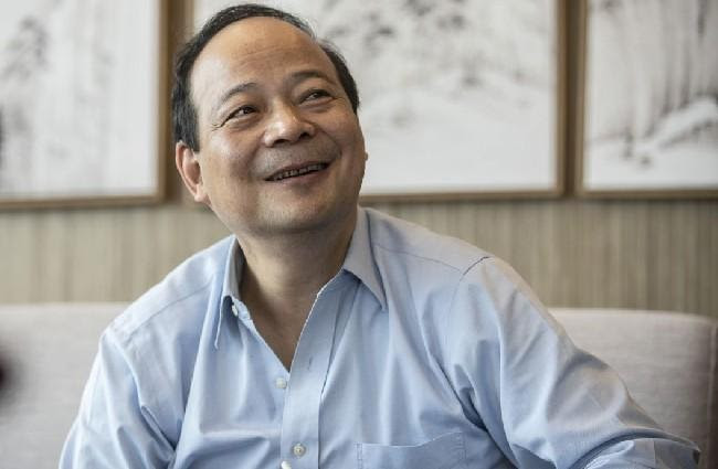 Đại gia giàu vượt mặt Jack Ma: Từng làm công chức lương 680 nghìn đồng/tháng - Hình 3 Dai gia giau vuot mat Jack Ma: Tung lam cong chuc luong 680 nghin dong/thang-Hinh-3